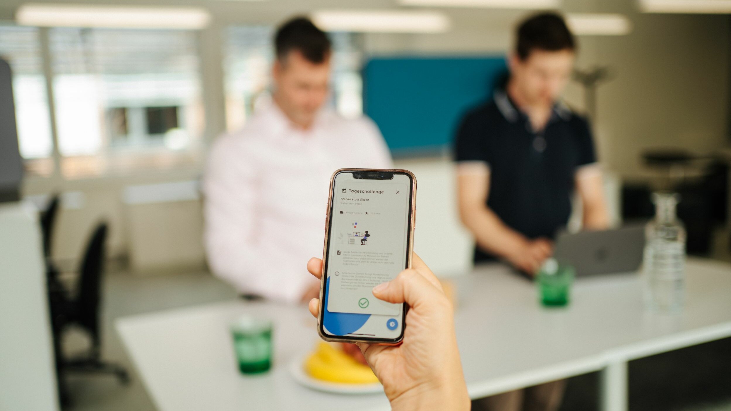 In the MOVEVO app you can find a daily challenge to move your body in the office