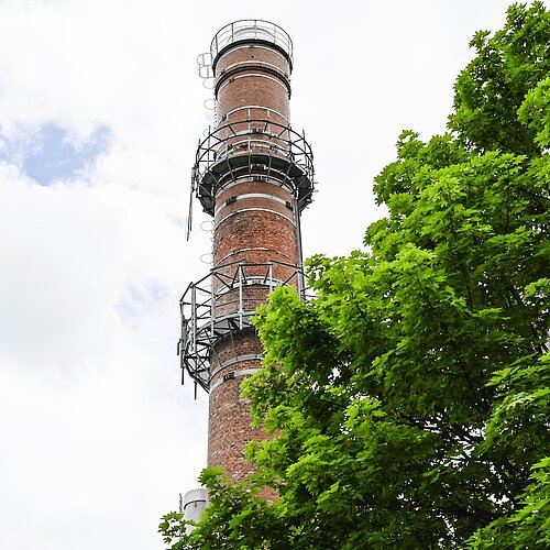 Der historische Schornstein im Technologiepark.