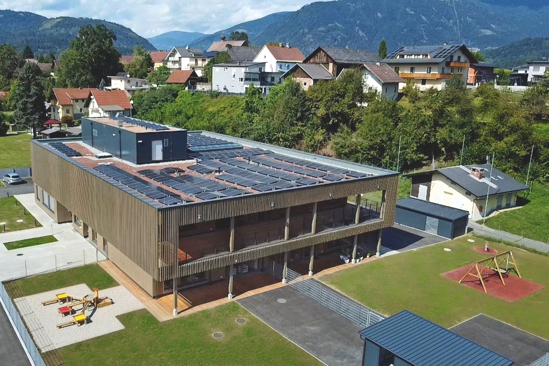 Kindergartengebäude aus der Vogelperspektive